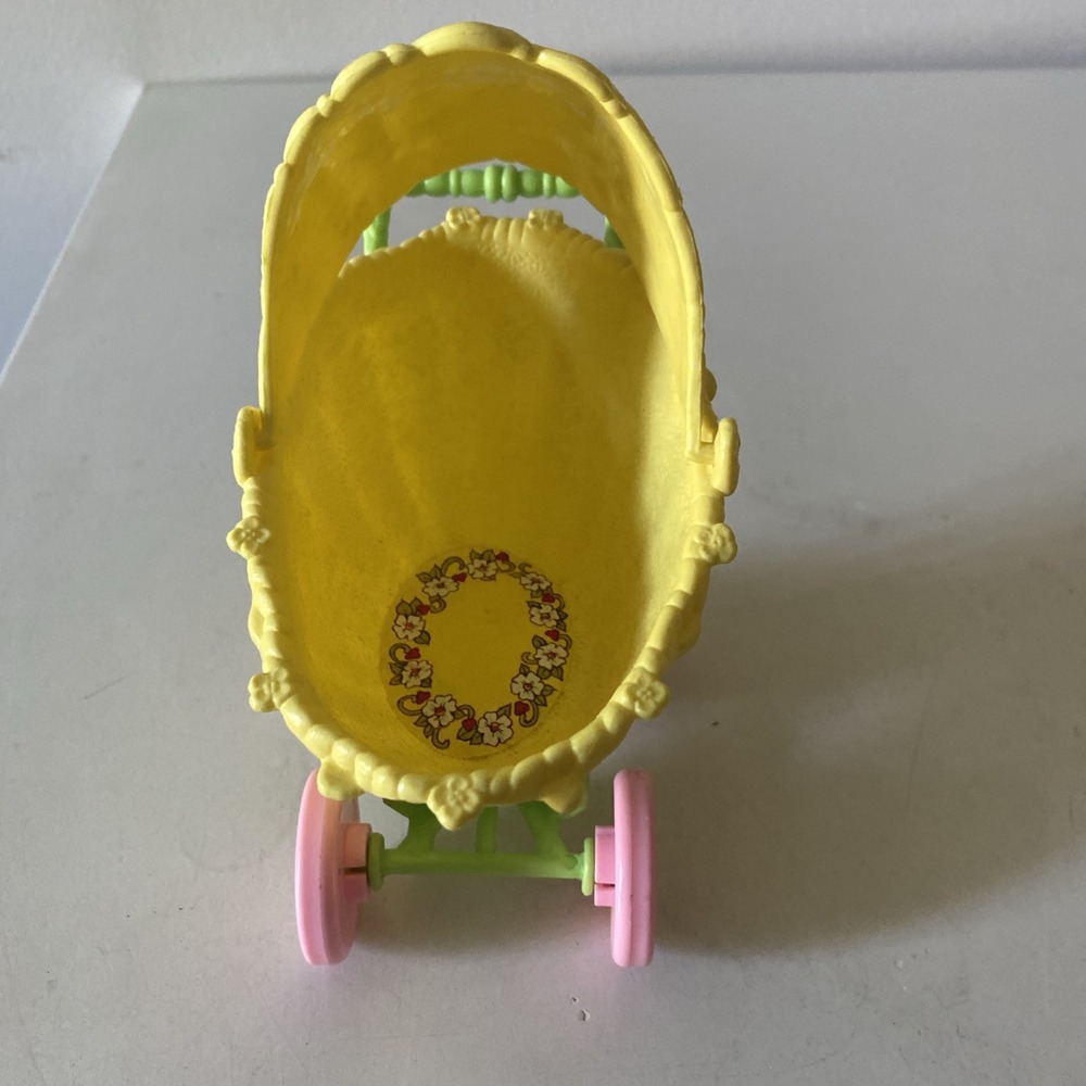 Strawberry Shortcake Doll Berry Baby Buggy Vintage 5 1/2" h x 6 1/2" l - Picture 2 of 10